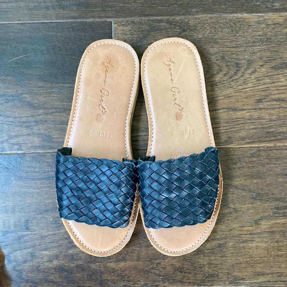 Agave girl soft leather size 8 made in Mexico black sandals like new